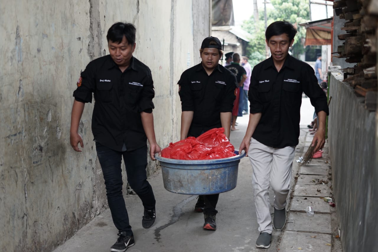 ReJO dan Azizah Kembali Bagikan Ribuan Sembako di Tangsel