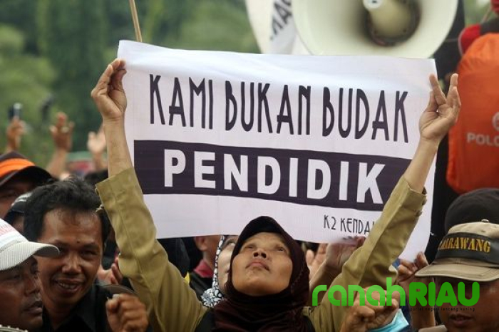 Pemerintah dan DPR Sepakati TPG Rp 2 Juta per Bulan untuk Guru Madrasah Swasta Tersertifikasi