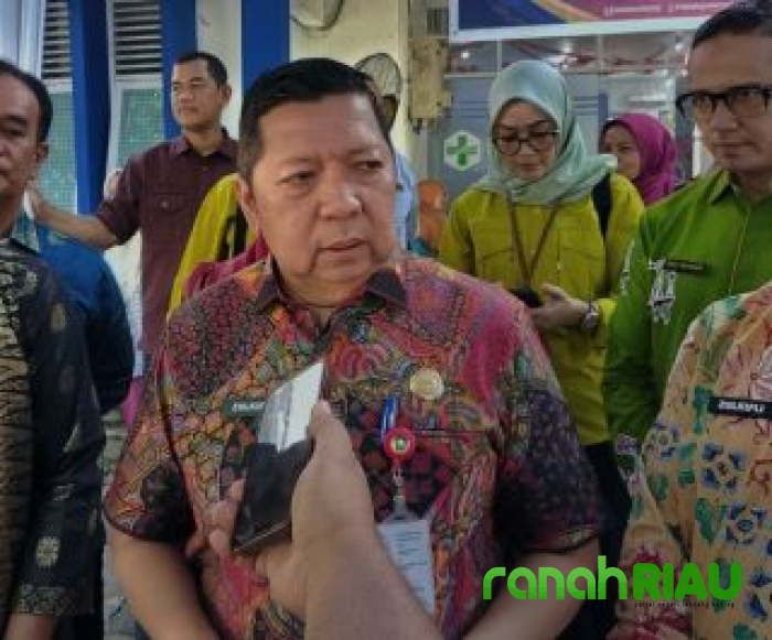 Tinjau Vaksinasi CJH Pekanbaru, Ini yang Disampaikan Asisten I Setdaprov Riau