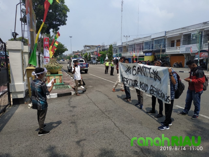 Ini Tuntutan AMPB2PN Saat Unras Di Kantor Bupati