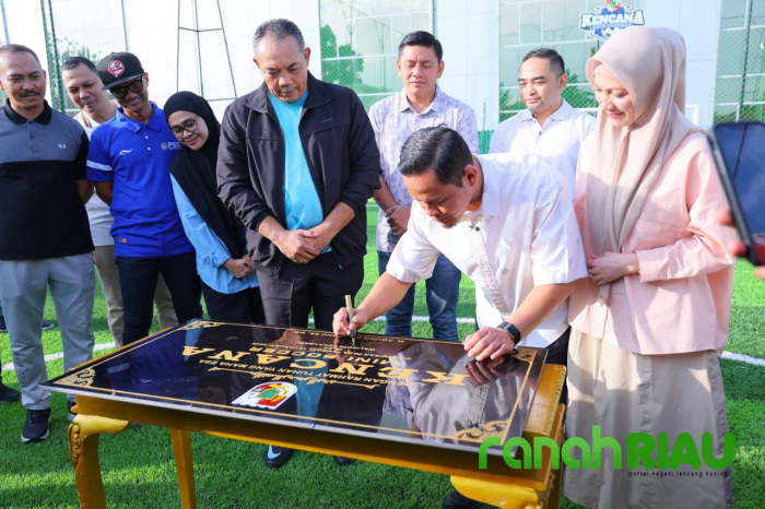Resmi buka Lapangan Mini Soccer Kencana, Agung Nugroho:Kita Pastikan gratis