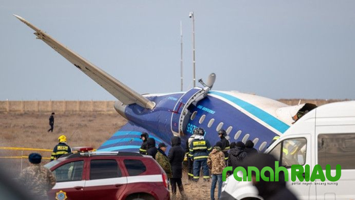  Bukan Gegara Burung, Sistem Rudal Rusia Jadi Penyebab Pesawat Azerbaijan Airlines Jatuh