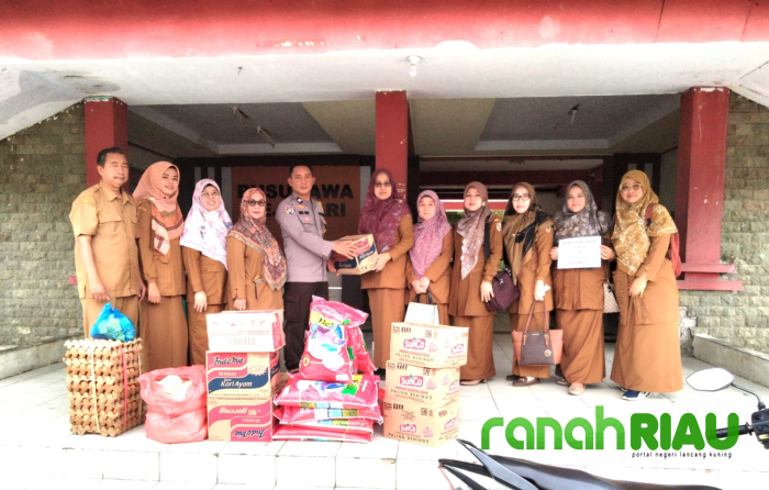 Aksi Pendidikan Sosial pelajar SMP Negeri 9 Pekanbaru bantu Korban Banjir