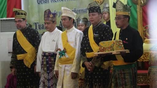 Tahniah, Ustadz H Abdul Somad dianugerahi gelar Datuk Seri Ulama Setia Negara