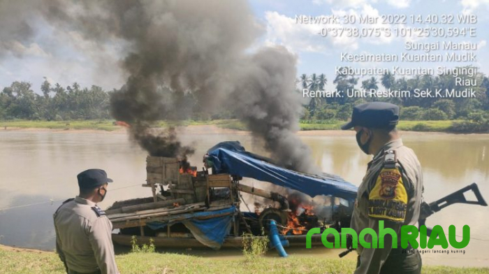 Gunakan Speed boat, Kapolsek Bersama 12 Personil Bersenjata Lengkap, Musnahkan 7 Unit PETI 