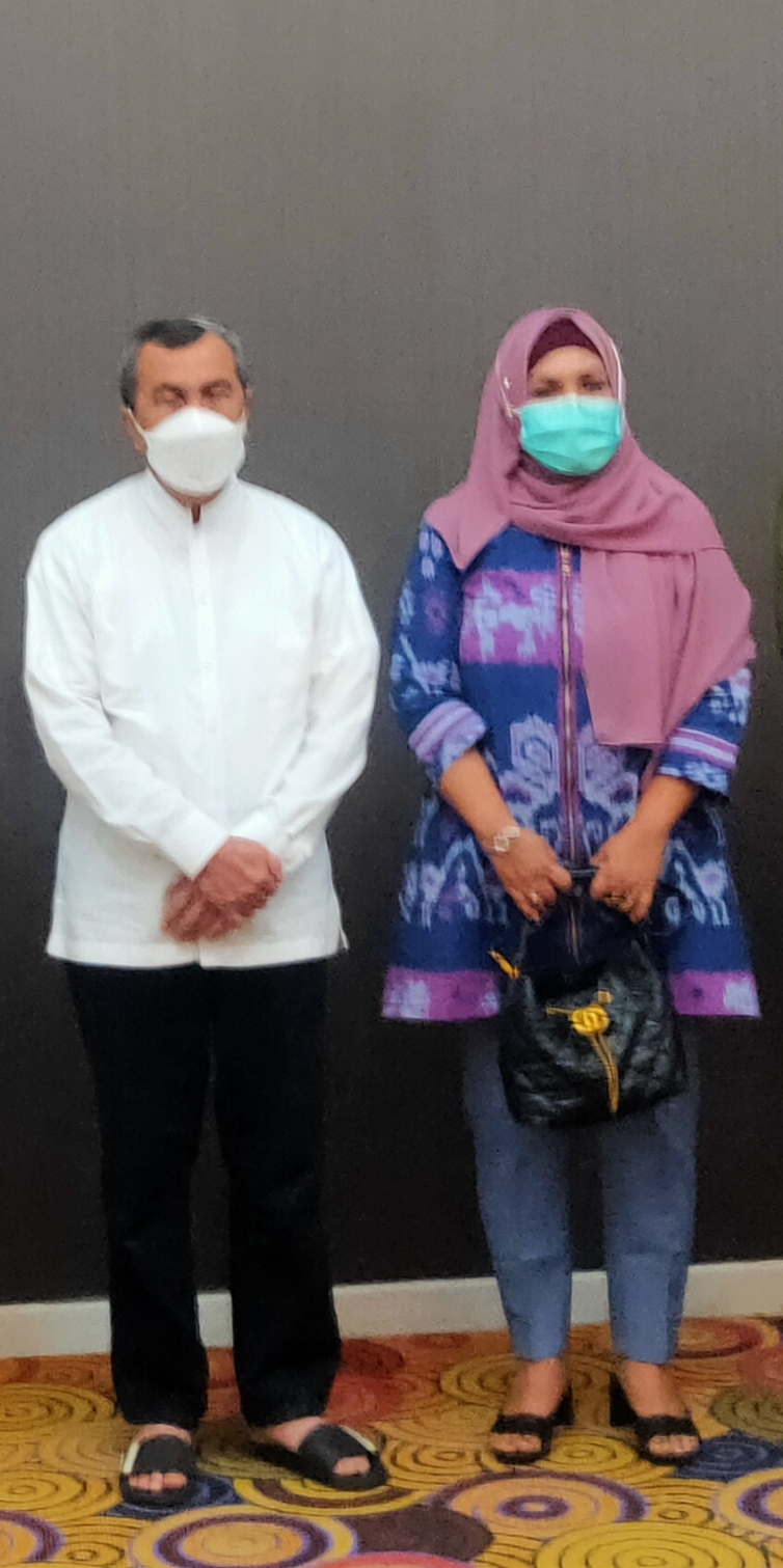 Talk Show Blok Rokan, Ketua Pengda IA ITB Riau, Hj. Mimi Lutmila Temui Gubri