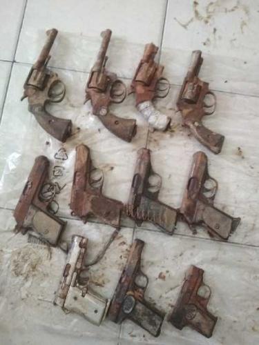  Air Surut, Warga Rumbai Pekanbaru Kaget Temukan Belasan Pucuk Pistol dan Ratusan Peluru Terbungkus 