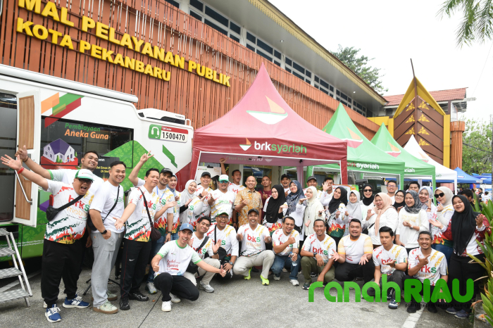BRK Syariah hadir Meriahkan Festival Ketan Talam Durian Terpanjang di Dunia