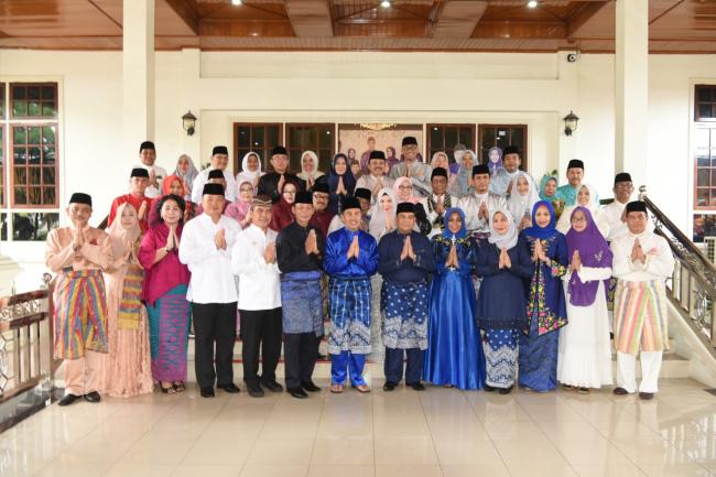 DANLANUD RSN HADIRI OPEN HOUSE IDUL FITRI KE KEDIAMAN FORKOPIMDA