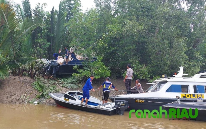 Speed Boat Hantu 6 X 200 PK Ditemukan Terdampar di Inhil, Diduga Berisi Barang Ilegal