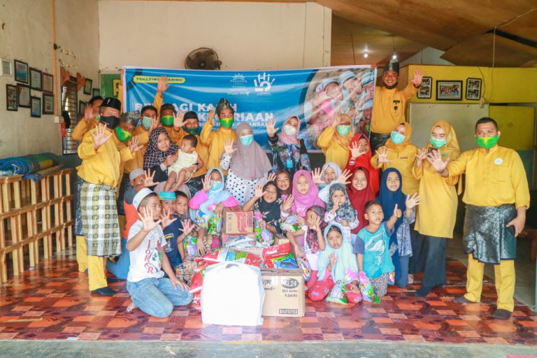 Peringatan 5 Tahun berdirinya Pesonna Hotel Pekanbaru dengan momen Berbagi