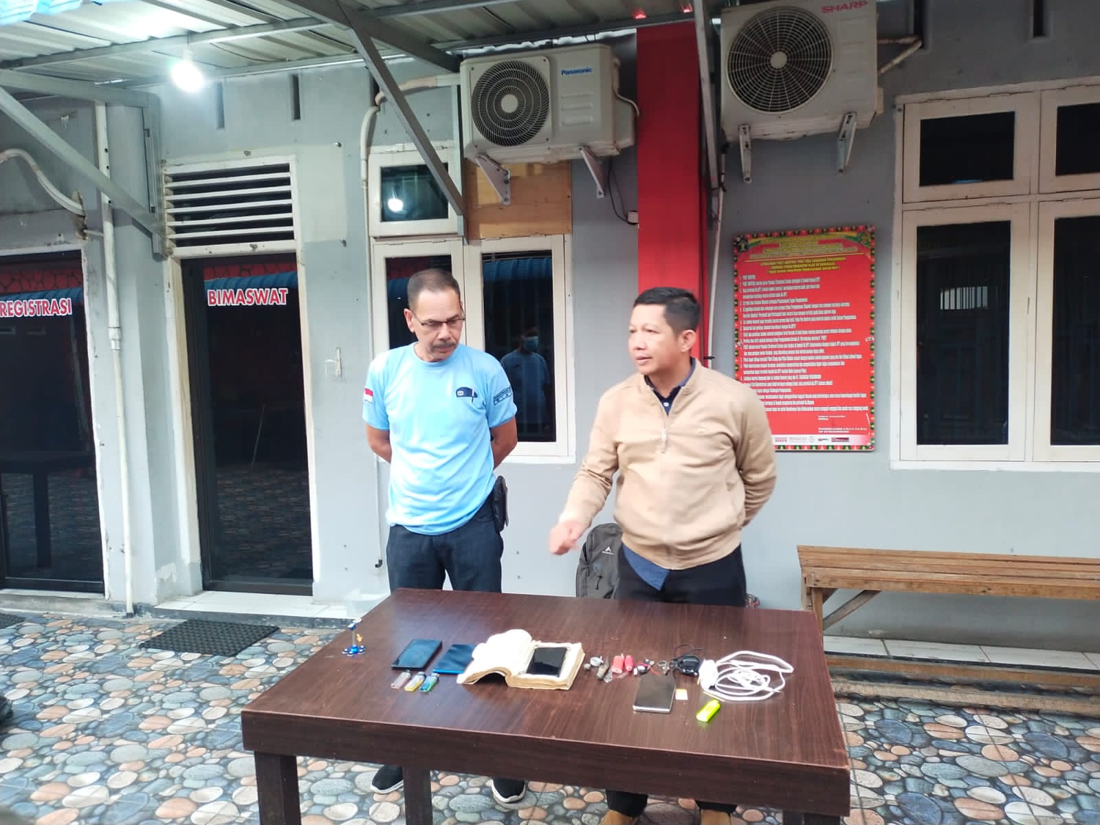 Temukan Buku Untuk Simpan Handphone, Kalapas: Mirip Modus Adegan Film Luar Negeri