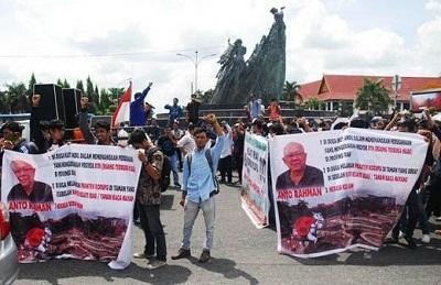 Pengacara Anto Rachman Laporkan 2 Koordinator Demo ke Polda Riau