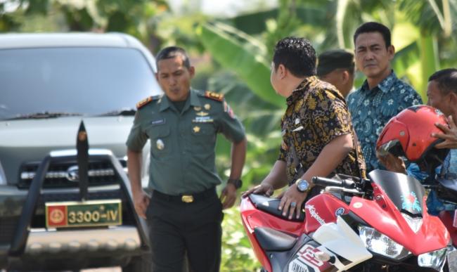 Terimakasih Pak Tentara, Jalan Berbatu Ini Akan Dibeton