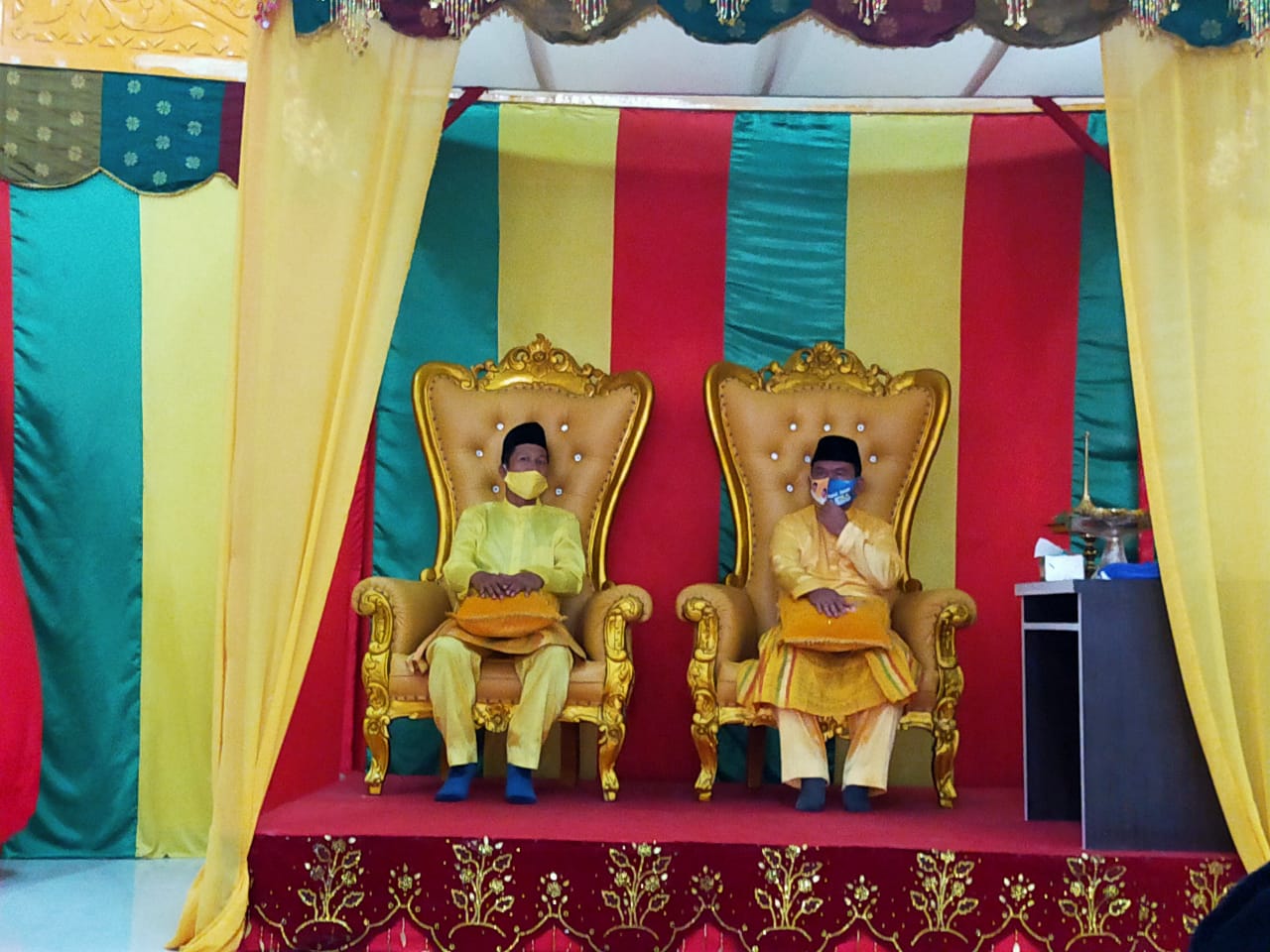 Jalani Prosesi Adat Tepung Tawar, Eet Sebut Sudah Saatnya Budak Melayu Jadi Bupati