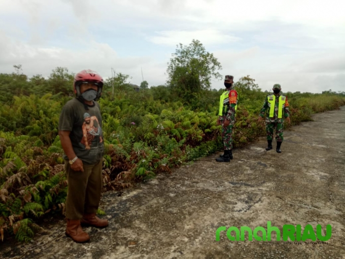 Babinsa Koramil 01 Bengkalis Ketua MPA Melaksanakan Patroli Karhutla