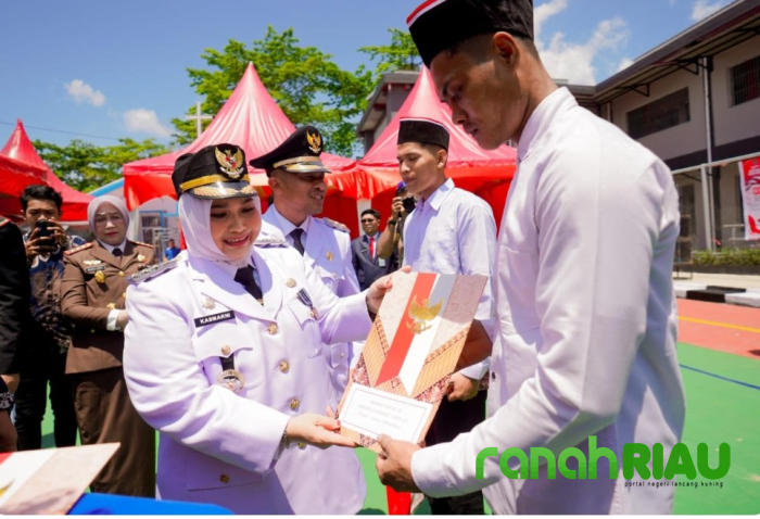 Lapas Kelas IIA Bengkalis, Bupati Kasmarni Serahkan Surat Keputusan Remisi Momentum di HUT RI 80
