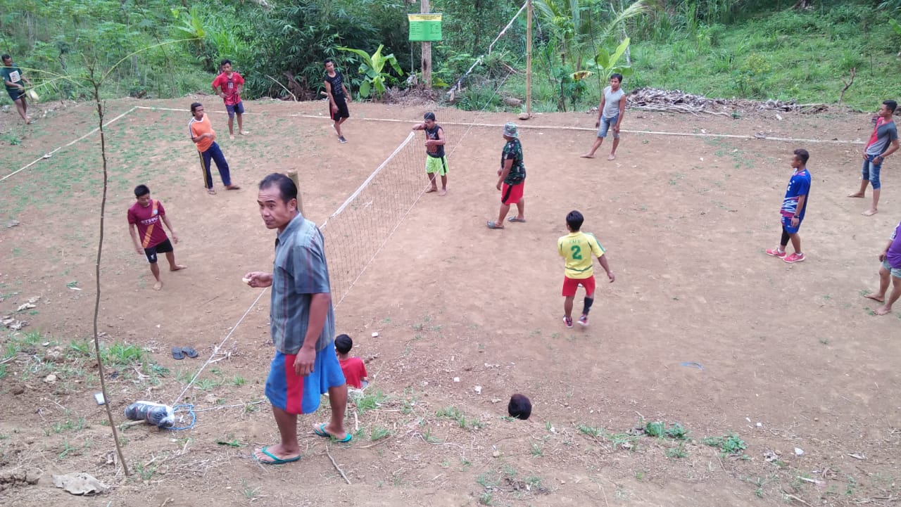  Usai Evaluasi, Tim TMMD Olahraga bersama Warga