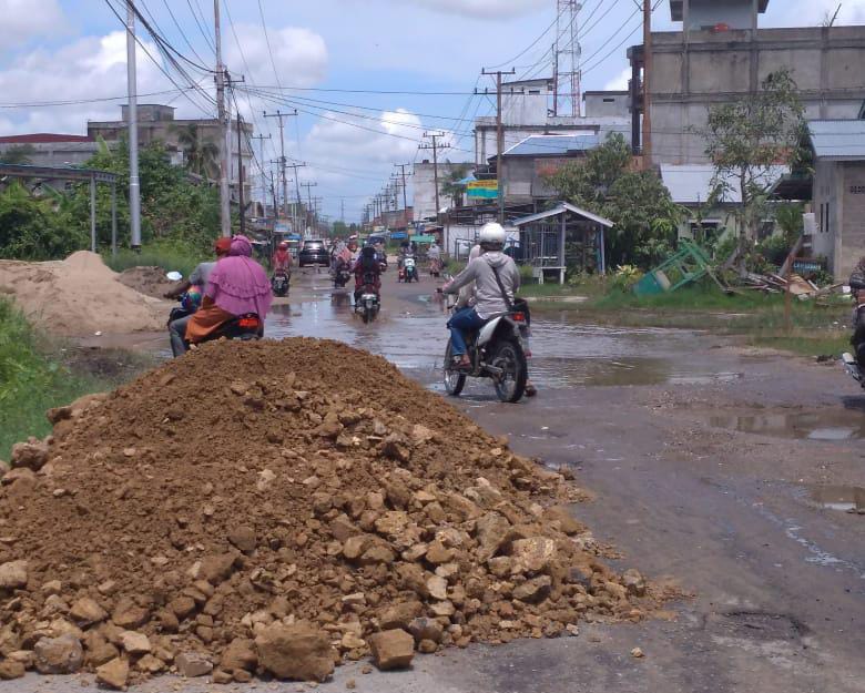 Kordinasi PUTR Inhil dan Provinsi Riau, Material Penimbunan Sudah Tiba Dilokasi