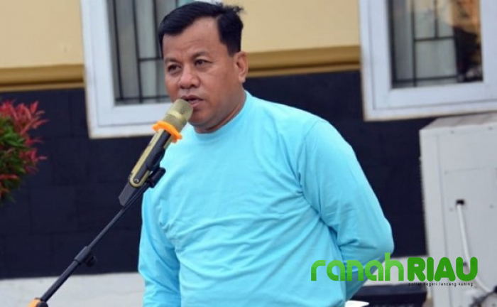 Bupati Kuansing Menilai Dr. Adam Tak paham Tugas Pembinaan Pegawai