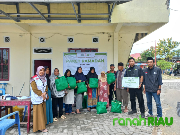 Kolaborasi BSMI Riau dengan IZI Salurkan Paket Sembako dan Layanan Kesehatan di Rumbai
