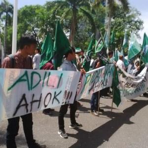 Ratusan Umat Islam di Riau akan Demo Ahok di Jakarta