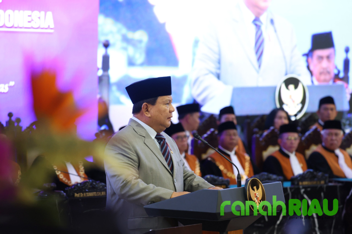Momen Prabowo Beri Hormat ke Para Hakim: Rakyat bergantung pada Keputusan Saudara
