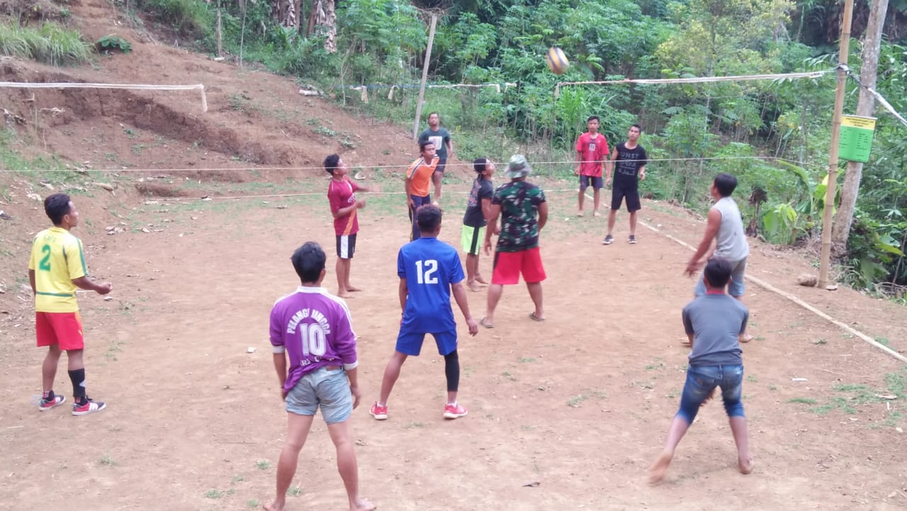 . Olahraga Voli Bersama Warga tetap Semarak