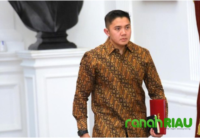 Dari Beras ke Politik: Seskab Teddy bongkar Fenomena Pengamat Tanpa Akar