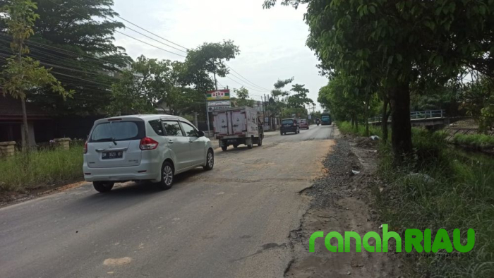 Sempat alami Kerusakan Parah, Jalan Parit indah Kecamatan Bukit raya diperbaiki