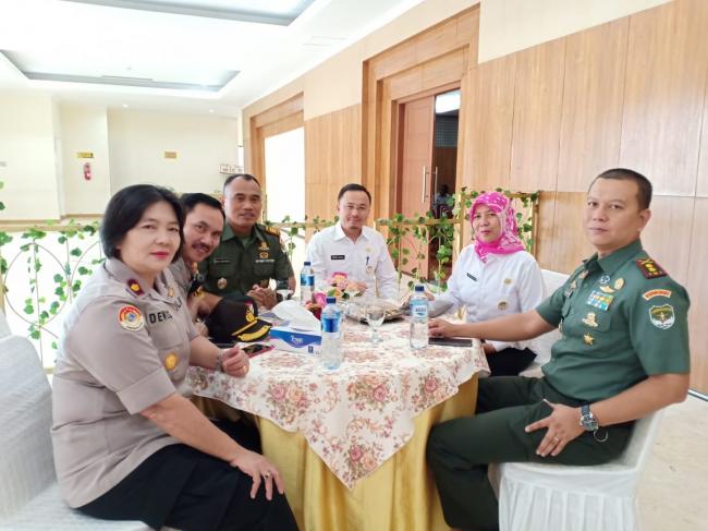 Dandim 0507/Bks ditengah kesibukan TMMD Reguler ke 104 hadir Musrenbang Berbasis Digital