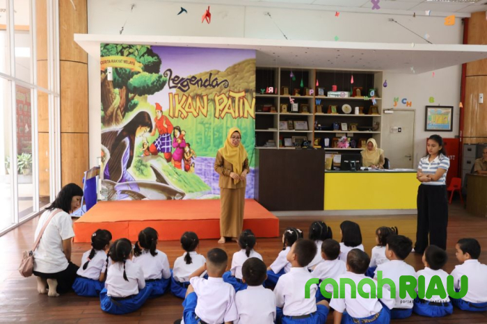Setiap Kamis, Perpustakaan Soeman Hs adakan Kamis Mendongeng
