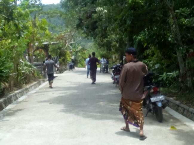 Satgas TMMD dan Warga Bersama Mencari Ridho Allah