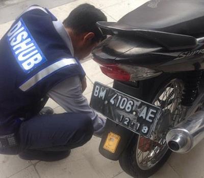 Tegas.. Dishub Pekanbaru Mulai Kempesi Ban Ranmor