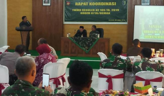DANLANUD RSN SERAHKAN 1482 BINGKISAN LEBARAN