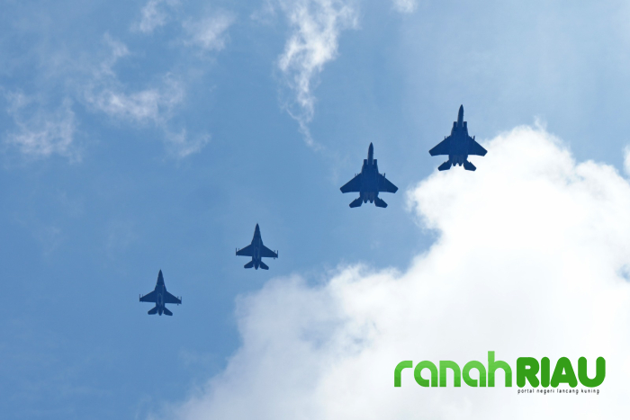 F-16 TNI AU dan F-15 AS terlibat Dogfight Dalam Latma Cope West di Pekanbaru