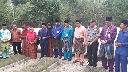 Kunjungi Makam Buya MaRifat Mardjani, Bupati Kuansing : Beliau Adalah Teladan dan Patut Ditiru