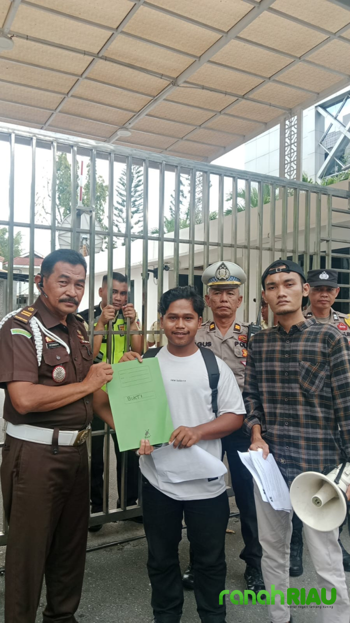 Aroma Nepotisme di PT BSP Menguat, F PEMAPHU kepung Kejati Riau: Jangan Lindungi Kekuasaan!