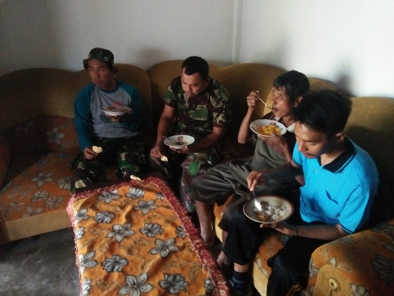  Lezatnya Nasi Pecel Buatan Bi Inah