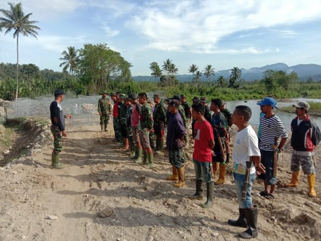 Warga Ikuti Apel Ala Tentara, Danramil 02/BRM Bagikan Tugas