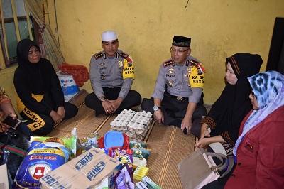 suprise... Jumat Barokah Kali Ini kapolresta Pekanbaru Kunjungi Ibu Rosnala Di Rumbai