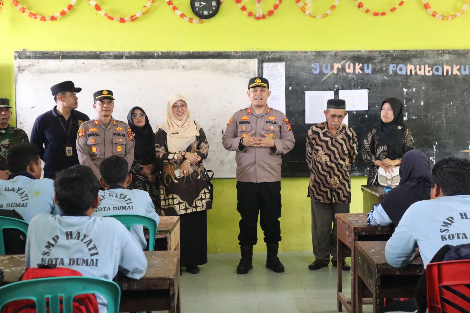 Peduli Budaya Literasi, Polres Dumai bagikan 1000 buku untuk Cerdaskan Anak Bangsa 
