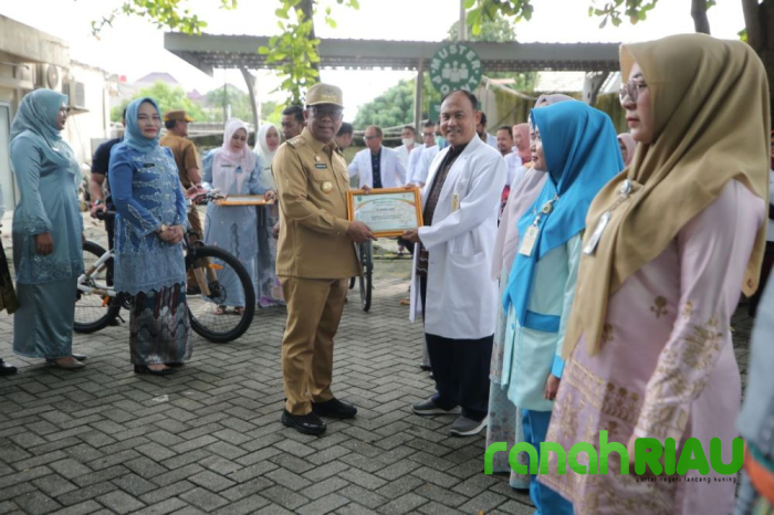 5 Pegawai RSUD Petala Bumi dapat Penghargaan dari Pj Gubernur Riau, Ini Daftar Namanya