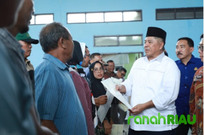 Serahkan sertifikat tanah Program PTSL, Alfedri buka Sosialisasi Perkebunan Kelapa Sawit