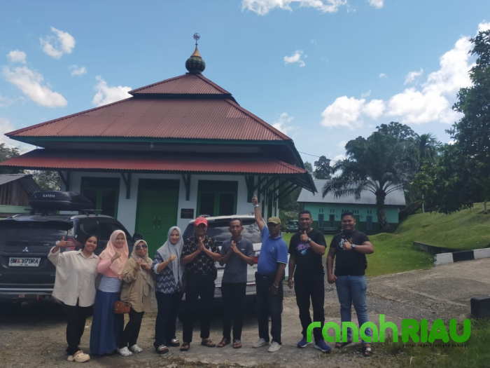 Lettu Inf. Purn., Indra Yono Perkuat Keakraban bersama Anggota Koramil 08 Kuantan Mudik