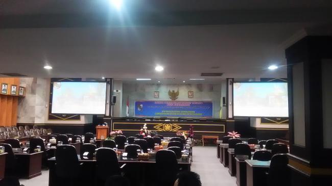 Paripurna DPRD Kota Pekanbaru Molor...