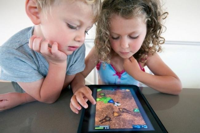 Ponsel Pintar Berefek Buruk untuk Balita