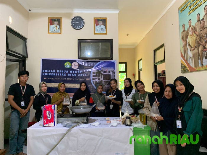 Gelar Pelatihan, Kukerta UNRI 2023 di Desa Rantau Sialang Sampaikan Pentingnya Makan Ikan