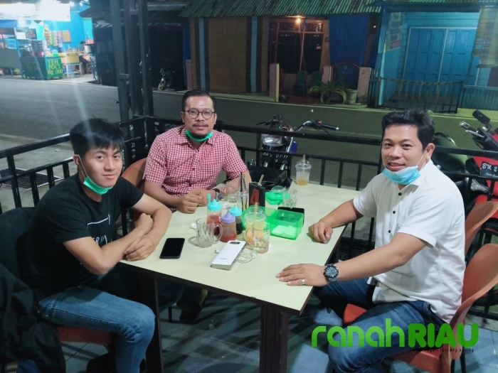 Lawyer Muda Inhil dan Pemuda Lulusan Akpol 2019 Diskusi Santai, ini Pembahasannya!