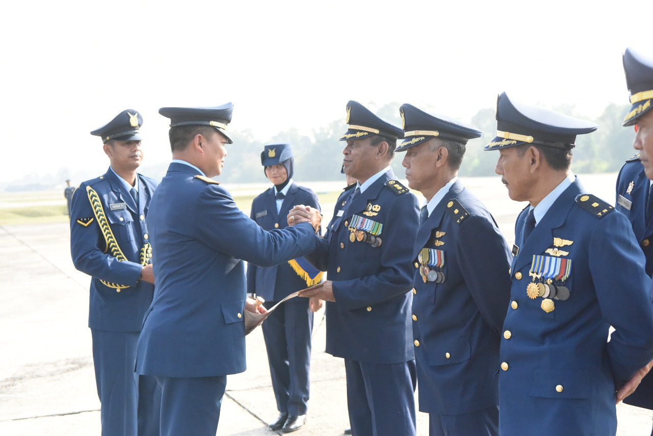Danlanud Berikan Apresiasi Untuk Purna Bakti